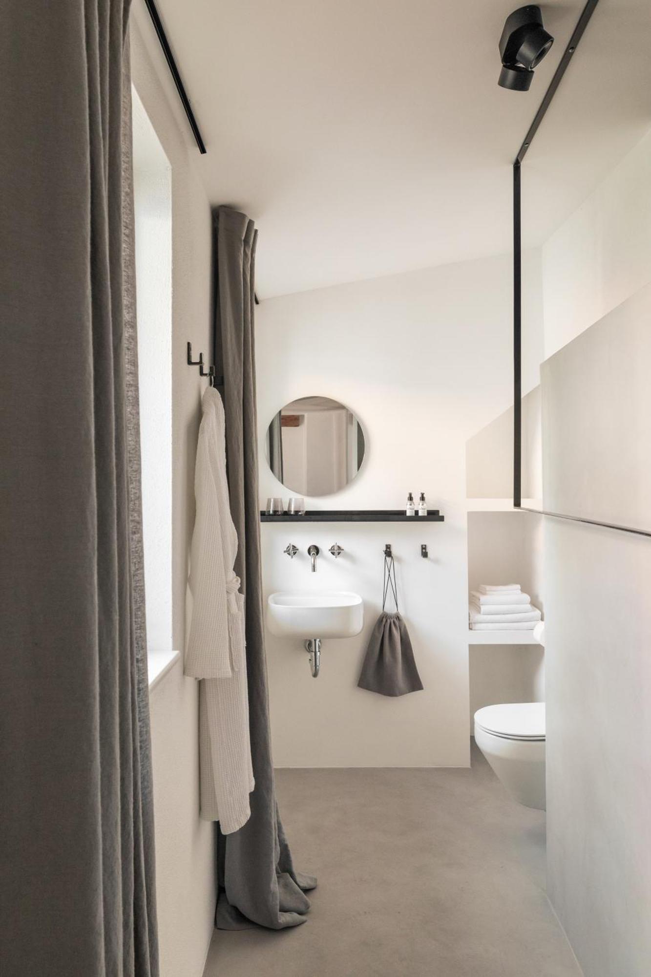 April1550 Boutique Hotel リュブリャナ エクステリア 写真